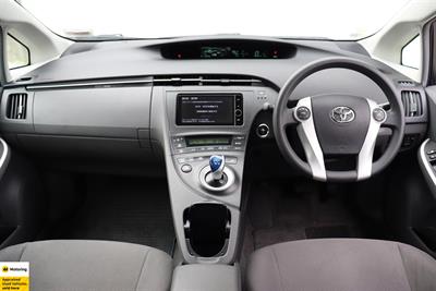 2010 Toyota Prius - Thumbnail