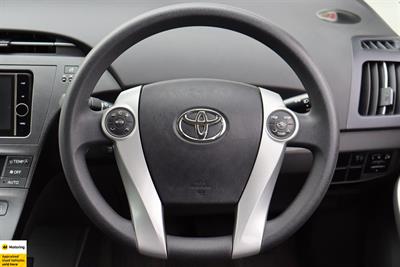 2010 Toyota Prius - Thumbnail