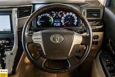 2013 Toyota Vellfire - Thumbnail