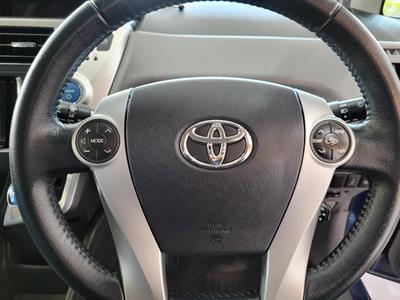 2012 Toyota Prius - Thumbnail