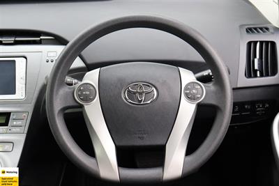 2013 Toyota Prius - Thumbnail