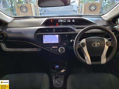 2015 Toyota Aqua - Thumbnail