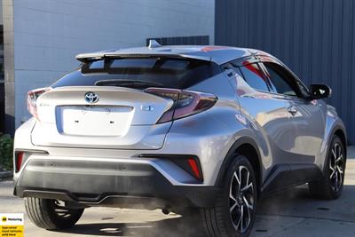 2017 Toyota C-HR - Thumbnail