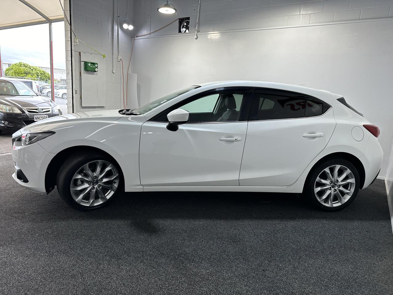 2015 Mazda Axela