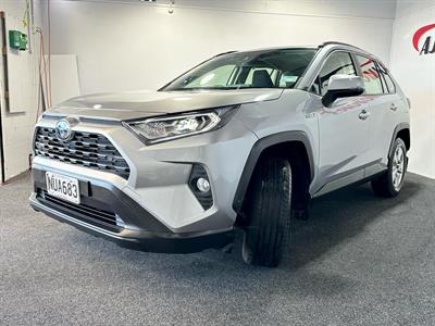 2021 Toyota RAV4 - Thumbnail