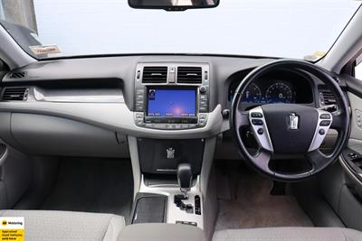 2012 Toyota Crown - Thumbnail