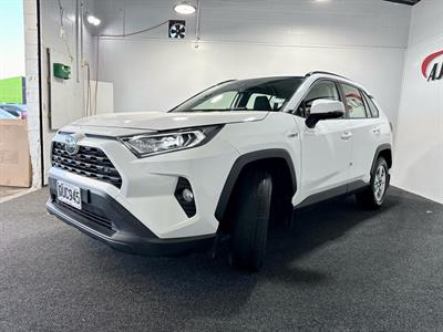 2020 Toyota RAV4 - Thumbnail