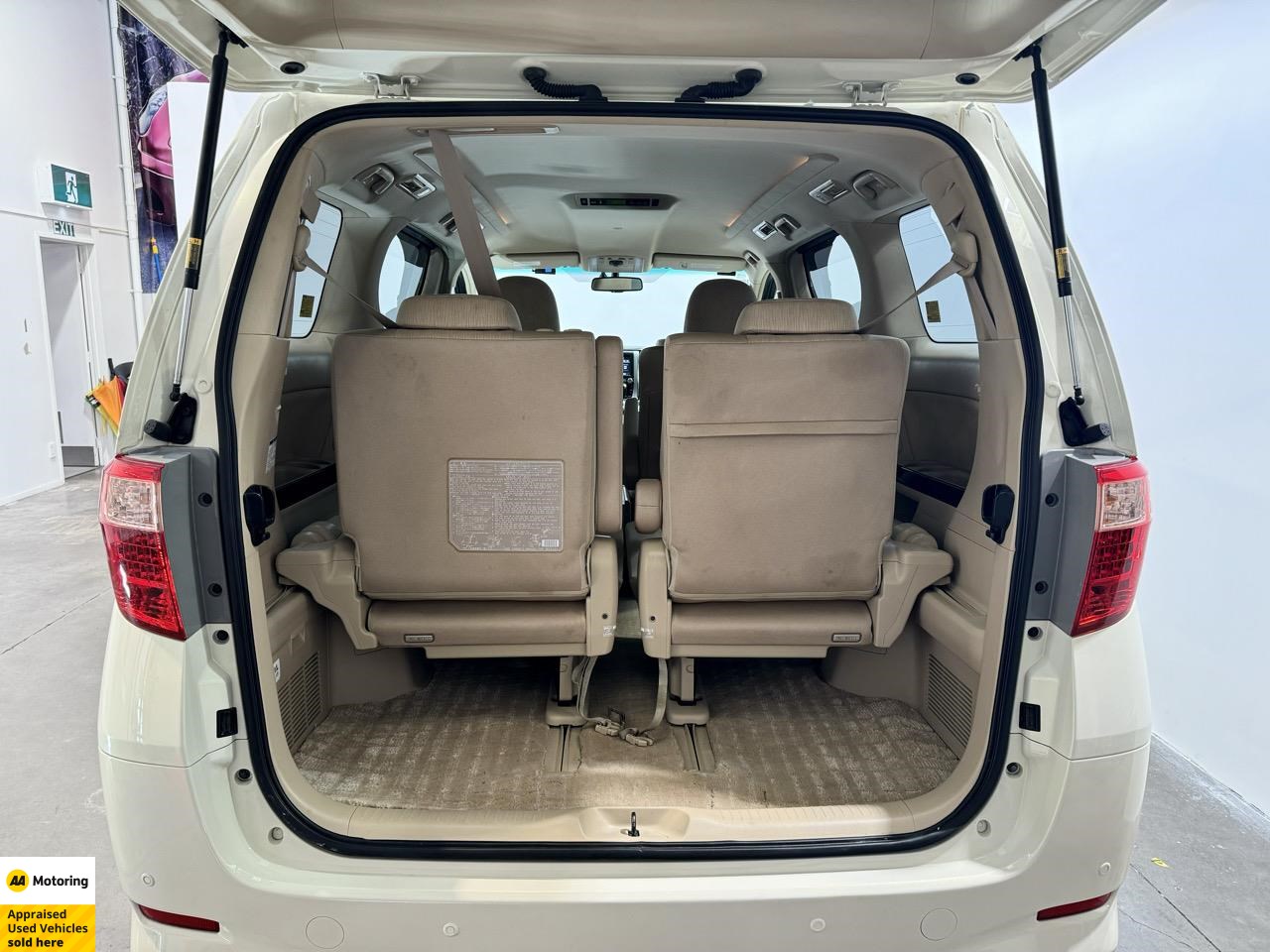 2012 Toyota Alphard