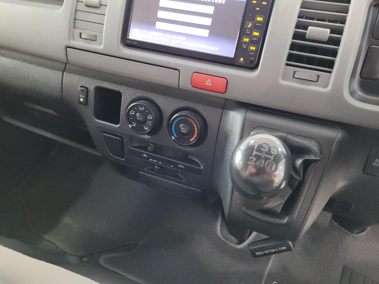 2006 Toyota Hiace