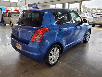 2010 Suzuki Swift - Thumbnail