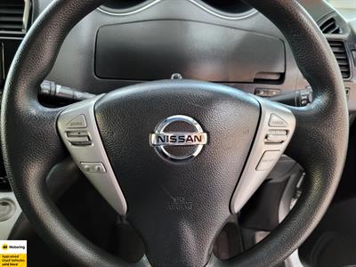 2015 Nissan Serena - Thumbnail