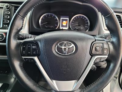 2020 Toyota Highlander - Thumbnail