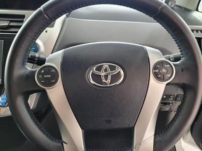 2014 Toyota Prius - Thumbnail