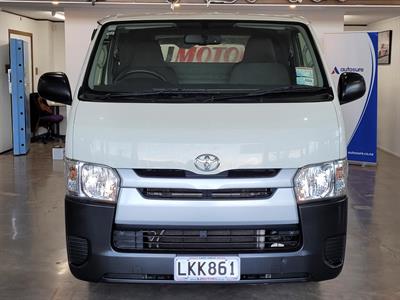 2018 Toyota Hiace - Thumbnail