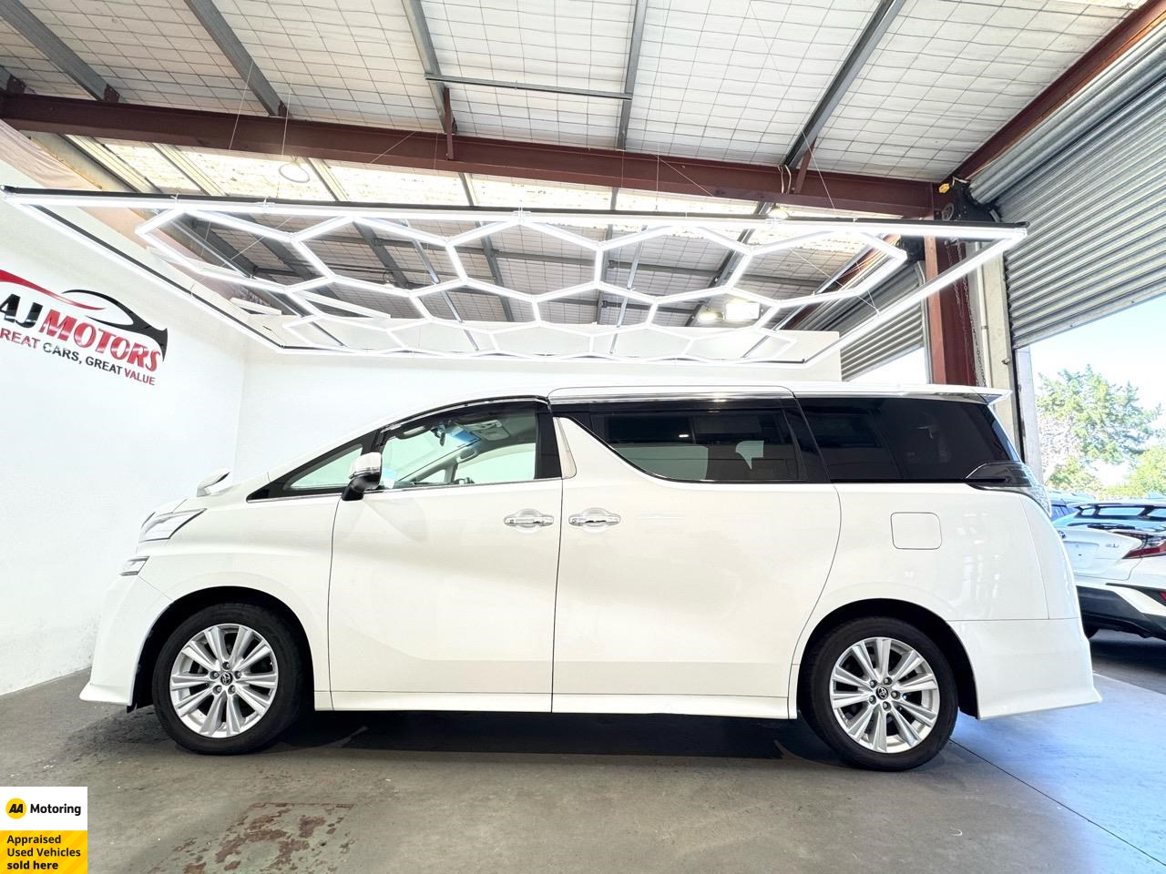 2016 Toyota Vellfire