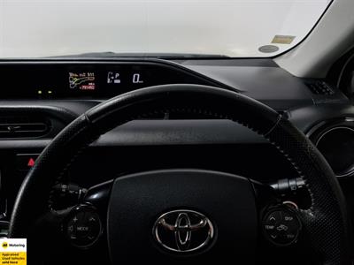 2015 Toyota Aqua - Thumbnail