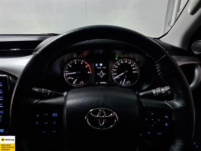 2021 Toyota Hilux - Thumbnail