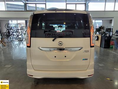 2016 Nissan Serena - Thumbnail