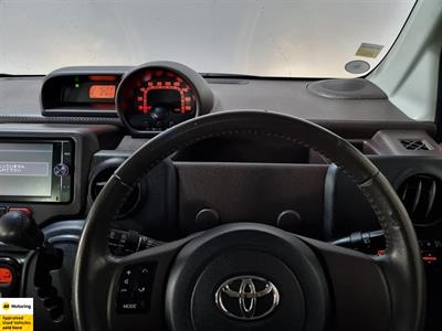 2013 Toyota Porte - Thumbnail