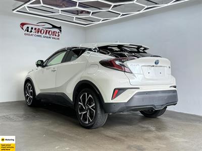 2017 Toyota C-HR - Thumbnail