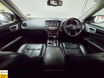 2017 Nissan Pathfinder - Thumbnail