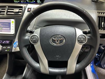 2012 Toyota Prius - Thumbnail