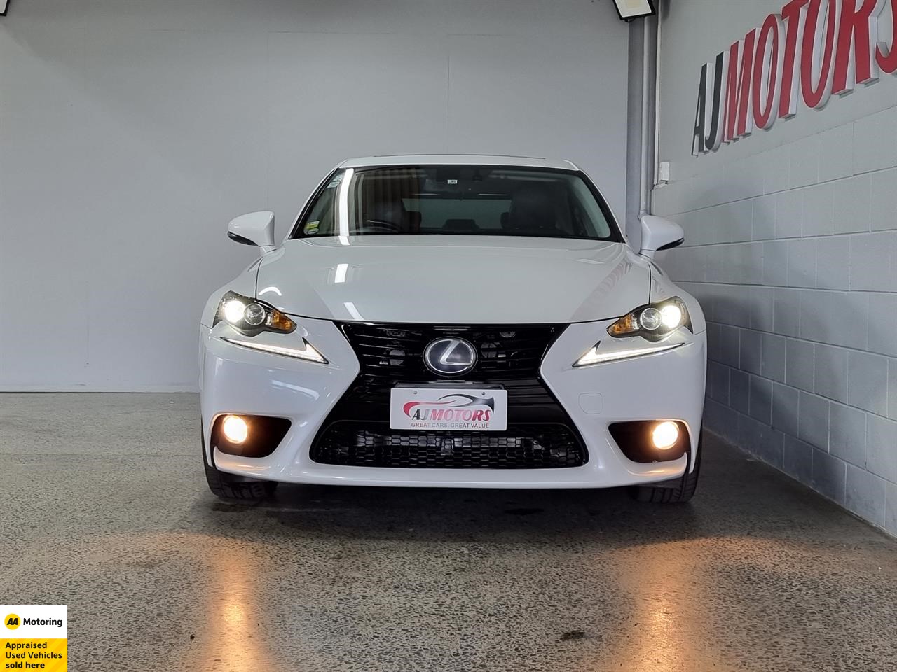 2013 Lexus IS 300h