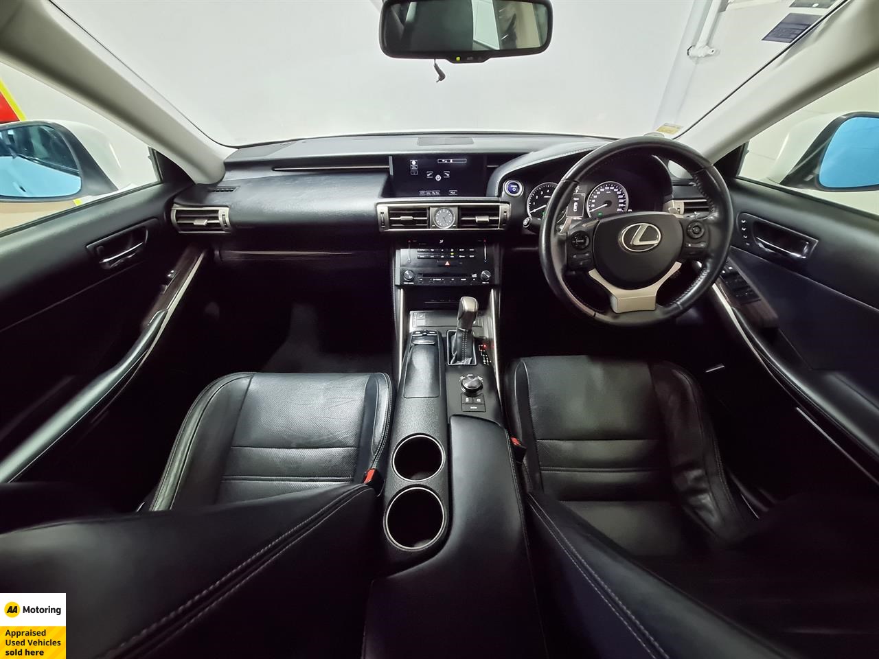 2013 Lexus IS 300h