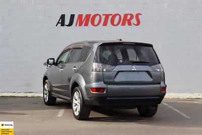 2011 Mitsubishi Outlander - Thumbnail