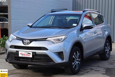 2018 Toyota RAV4 - Thumbnail