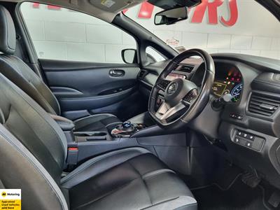 2021 Nissan Leaf - Thumbnail
