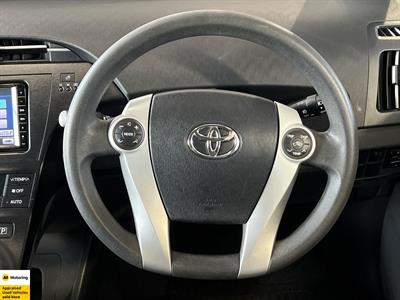 2010 Toyota Prius - Thumbnail