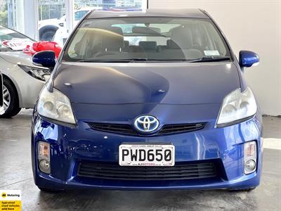 2010 Toyota Prius - Thumbnail