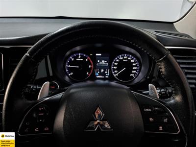 2019 Mitsubishi Outlander - Thumbnail