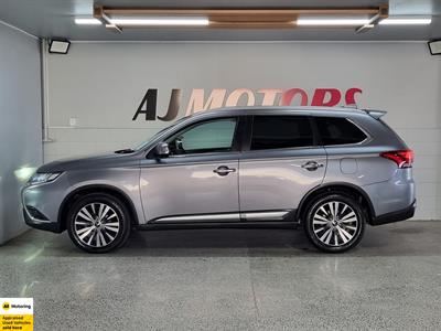 2019 Mitsubishi Outlander - Thumbnail