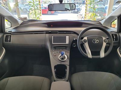 2010 Toyota Prius - Thumbnail