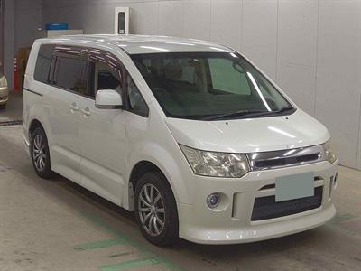 2009 Mitsubishi Delica