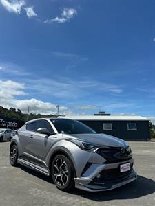 2017 Toyota C-HR - Thumbnail