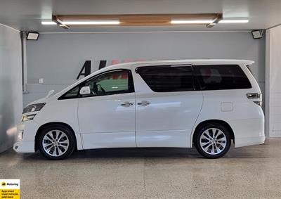 2013 Toyota Vellfire - Thumbnail