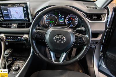 2021 Toyota RAV4 - Thumbnail