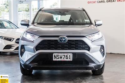 2021 Toyota RAV4 - Thumbnail