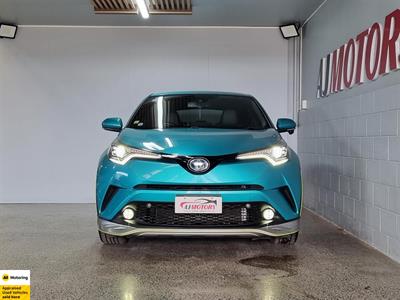 2017 Toyota C-HR - Thumbnail