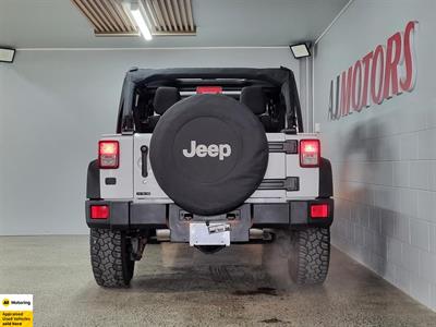 2016 Jeep Wrangler - Thumbnail