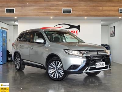 2021 Mitsubishi Outlander - Thumbnail