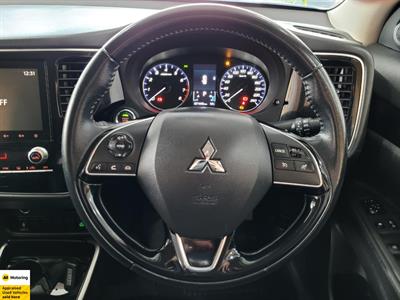 2021 Mitsubishi Outlander - Thumbnail