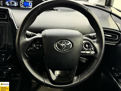 2020 Toyota Prius - Thumbnail