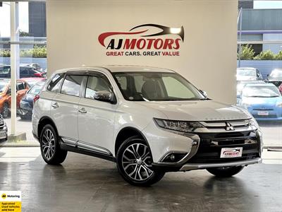 2016 Mitsubishi Outlander - Thumbnail