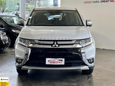 2016 Mitsubishi Outlander - Thumbnail