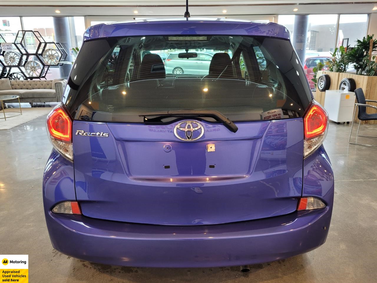 2014 Toyota Ractis