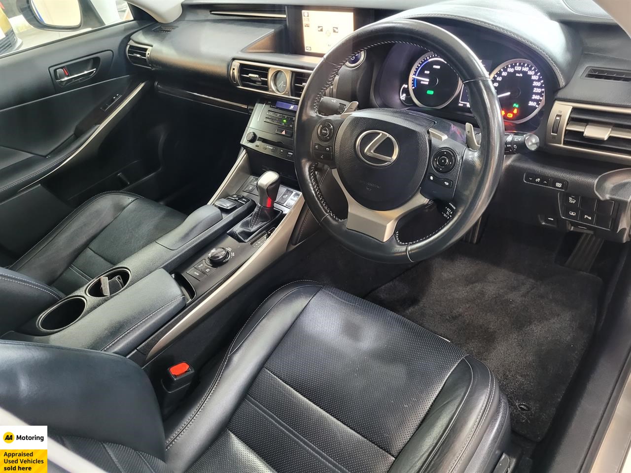 2013 Lexus IS 300h